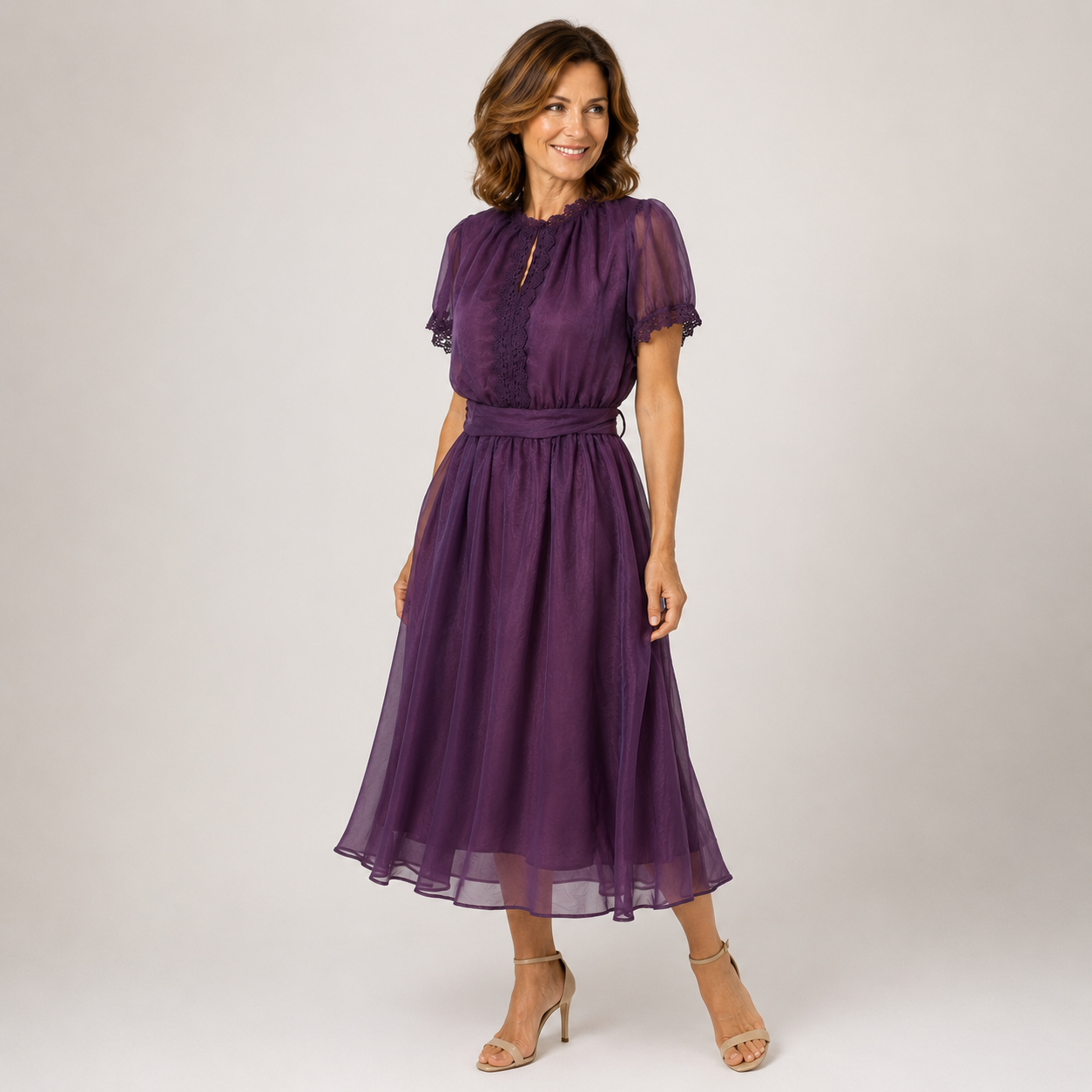 Calmira™ Vestido largo con escote pronunciado y borde de encaje de gasa.