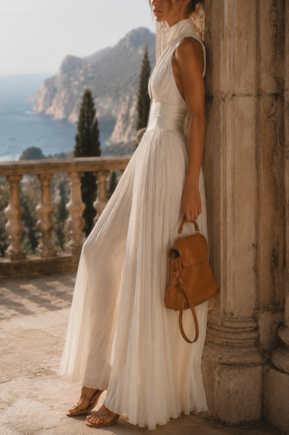 Elegante mono plisado con pantalón ancho