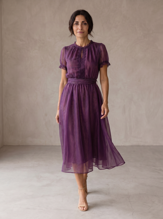 Calmira™ Vestido largo con escote pronunciado y borde de encaje de gasa.